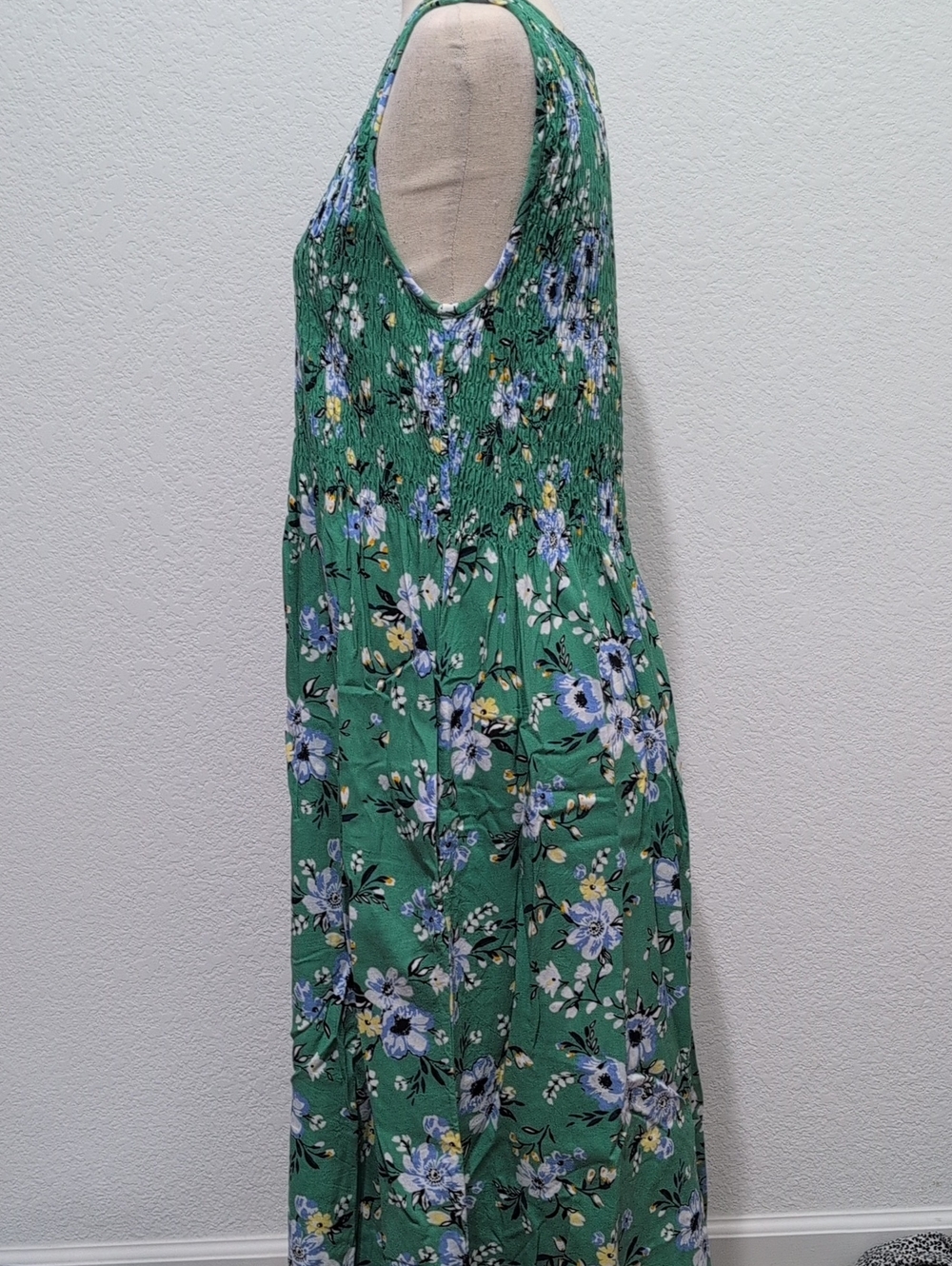 Croft & Barrow Floral Sleeveless Dress with Smocked Bodice Size Large - Picture 3 of 8